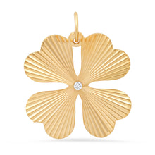Clover Fluted Sunshine Charm with Diamond Center