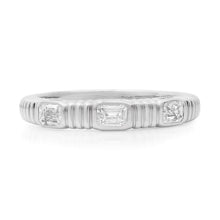 Diamond Shapes Fluted Band Ring