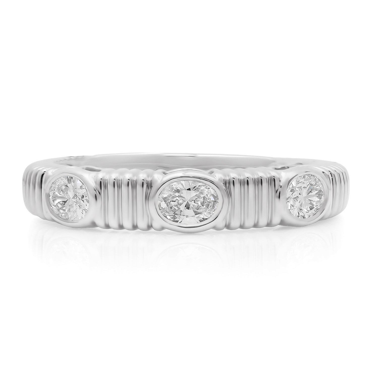 Diamond Shapes Fluted Band Ring