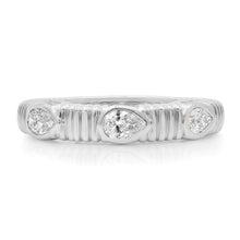 Diamond Shapes Fluted Band Ring