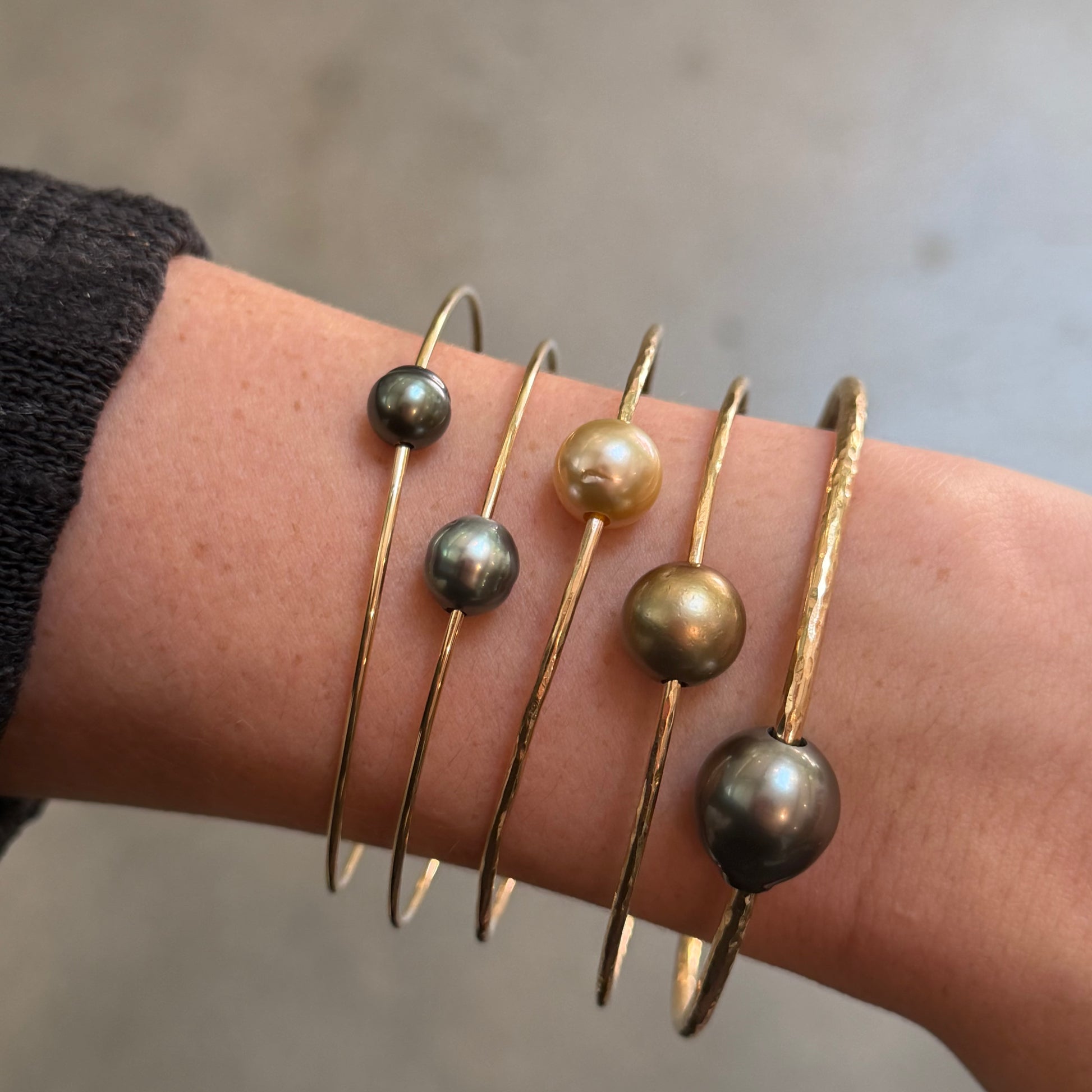 Thin Gold Filled Tahitian Pearl Wire Bangle Bracelet
