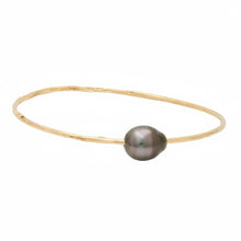 Standard Gold Filled Tahitian Pearl Pounded Wire Bangle Bracelet